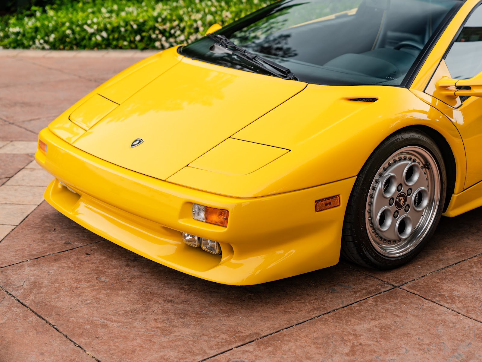 Lamborghini Diablo - Bring a Trailer Listing (Exterior)