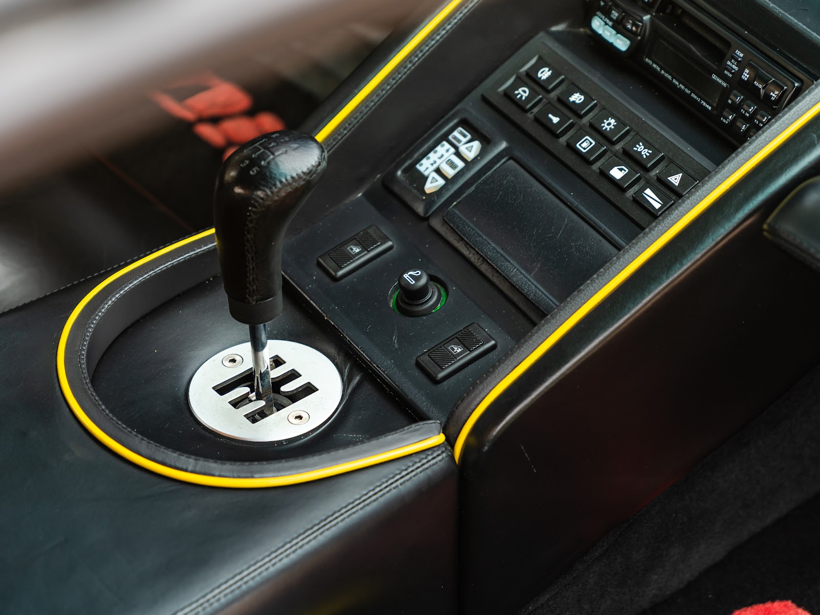 Lamborghini Diablo - Bring a Trailer Listing (Interior)