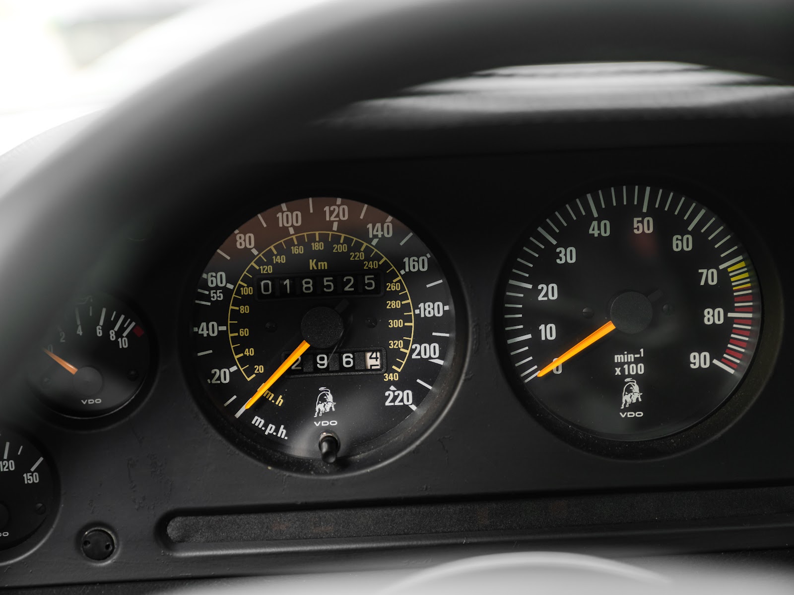 Lamborghini Diablo - Bring a Trailer Listing (Interior)