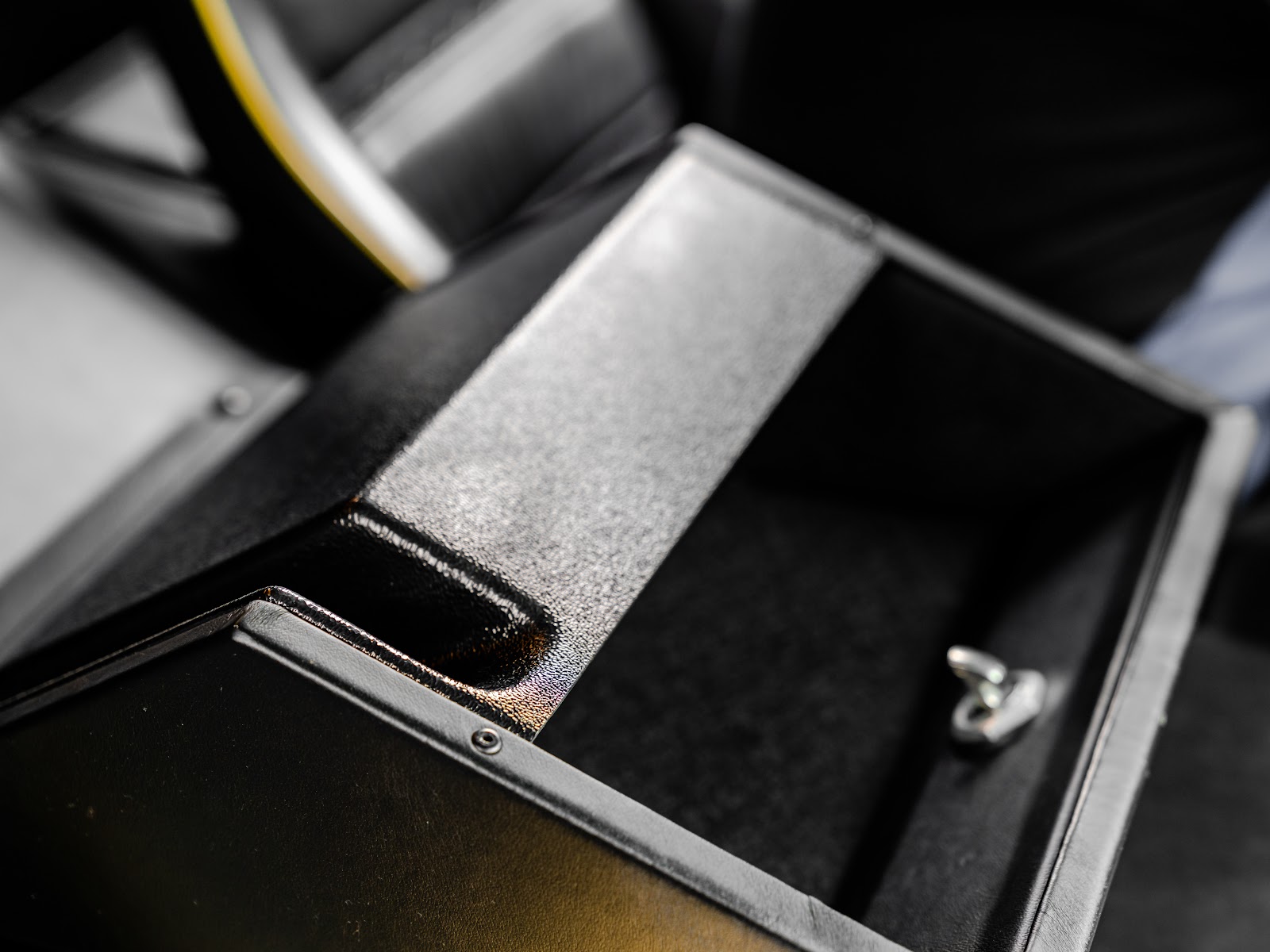 Lamborghini Diablo - Bring a Trailer Listing (Interior)